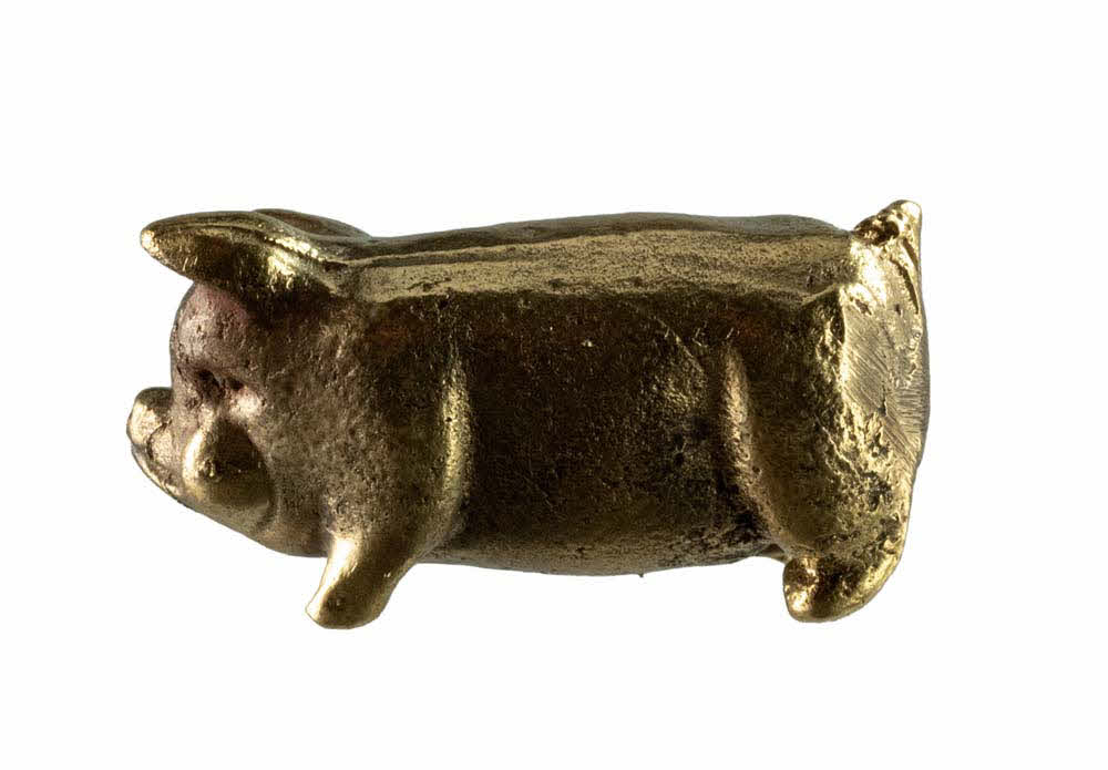 Pendentif Breloque Ancien En Laiton Repoussé - Forme De Cochon, Vintage, Occasion
