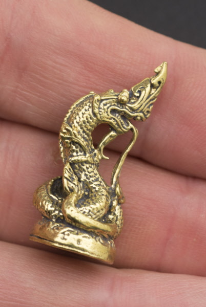 Figurine Amulette thaï Phaya Nak Naga bénie Talisman laiton Santé Richesse 1668 